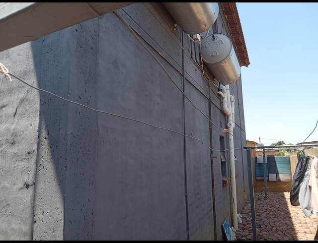 10 BEDROOM FREEHOLD FOR SALE IN TSAKANE